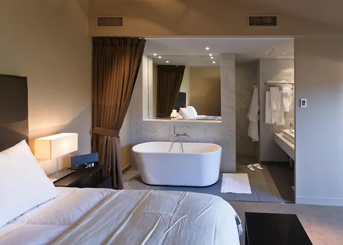 Отель Ligaro - 3*