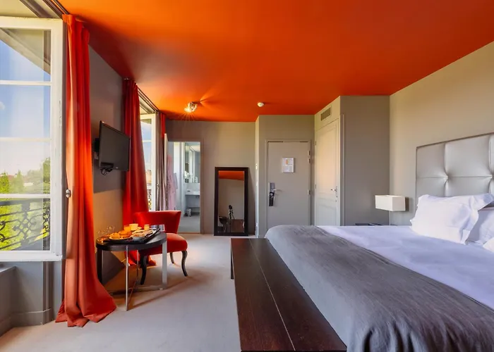 Отель Ligaro - Жарнак